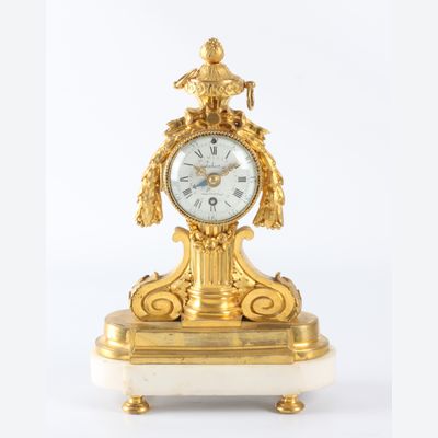 Een kleine Frans Louis XVI vuurverguld bronzen pendule, Imbert L'aîné, circa 1765