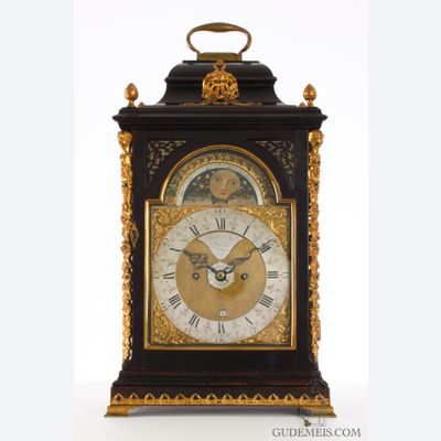 Eine englische Tischuhr mit Mond- und Datumsanzeige für den holländischen Markt, Smith & Son, um 1770.