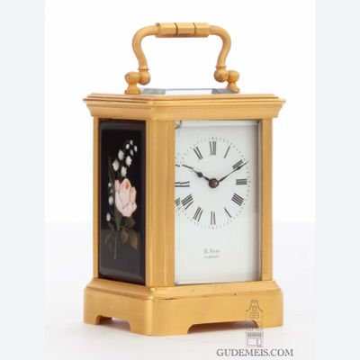 Een zeldzaam Frans reisklokje met pietra dura, circa 1870