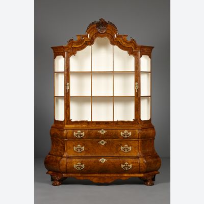 Hollandse Louis XV porseleinkast