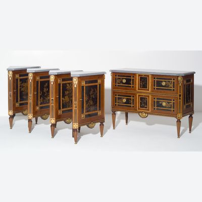 Hollands Louis XVI Ensemble, bestaande uit een Commode en vier Hoekkastjes