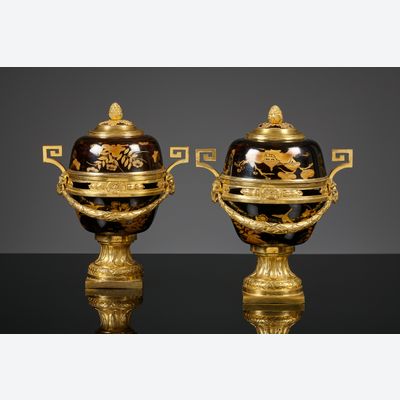 Paar Franse Louis XVI gemonteerde pot-pourris