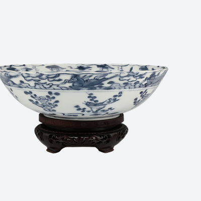 A Chinese porcelain bowl
