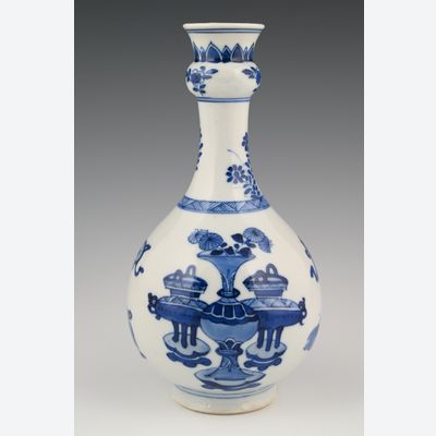 A Chinese porcelain vase.