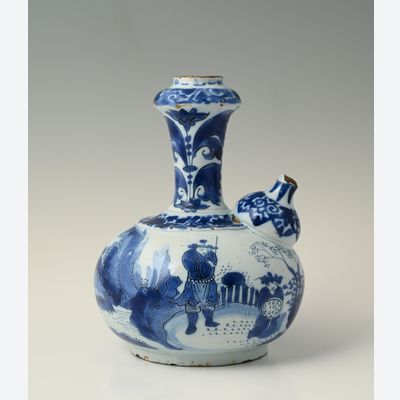 Een delfts aardewerk kendi