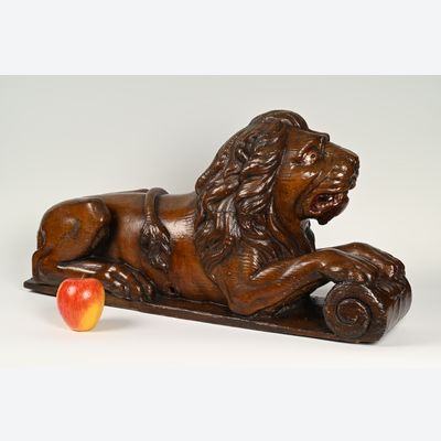 LION,  wooden statue for on the rudder at the stern of a wooden ship.