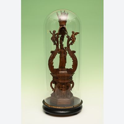 Een houten sculptuur