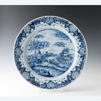 A beautiful Delftware dish