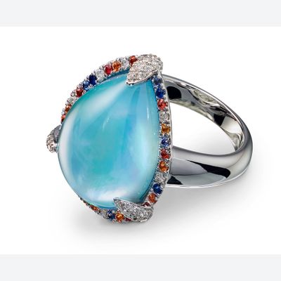 Ring mit blauem Topas, Diamant und Saphir
