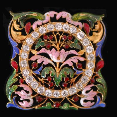 Neo-Renaissance Brosche