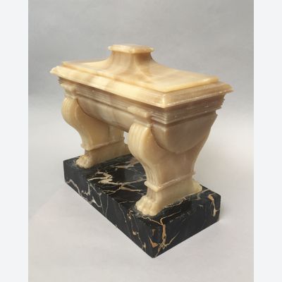 Sarkophag aus den Thermen des Agrippa