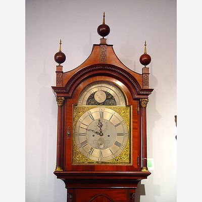 Een fraaie Engelse mahonie staande klok met pagoda top James Gibb Stockton circa 1770