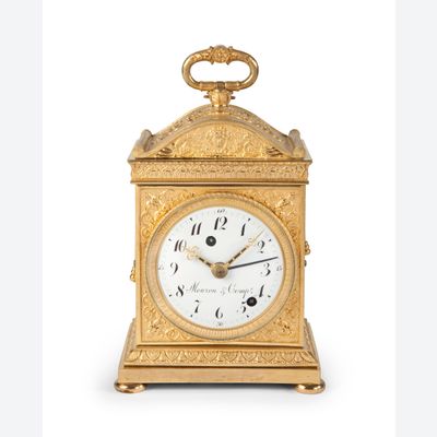 Een Zwitserse verguld bronzen 'pendule d'officier' met grande sonnerie, door Meuron & Compagnie, omstreeks 1810