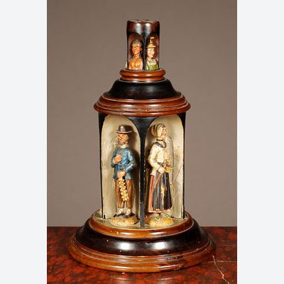 Een erg zeldzaam Zuid Duits/Oostenrijks gestoken draaiend doosje met kooplieden, ca 1850.