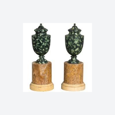 Fine pair of mounted, green porphyry marble urns, circa 1830 - Grand Tour