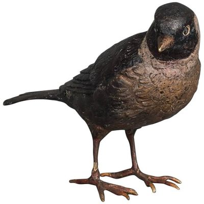 Ein bezaubernder mehrfarbiger Wiener Finkenvogel in Bronze aus dem späten 19. Jahrhundert