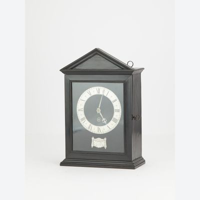 Ebony Religieuse clock