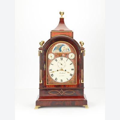 A very decorative imposing smart bracket clock.