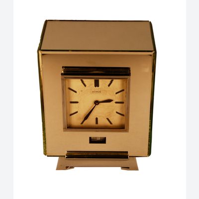 M137 Atmos in spiegelglaskast, J.L.Reutter, Frankrijk, ca. 1930.