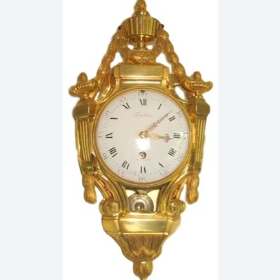 W24 Kleine Louis Seize cartelklok