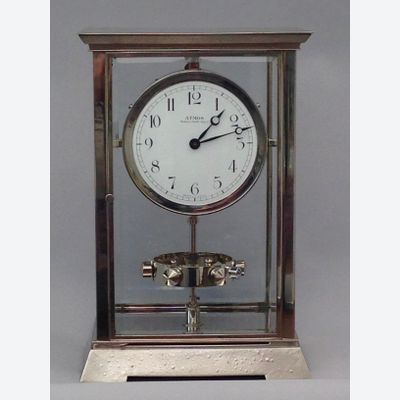 M218 Nikkelen art deco stijl J.L. Reutter Atmos vier glazen Atmos klok, hoge uitvoering