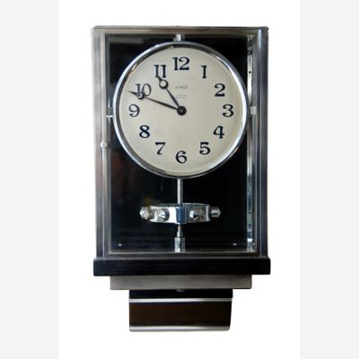 W45 Grote Art Deco JL Reutter Drie-Glazen Atmos wandklok.