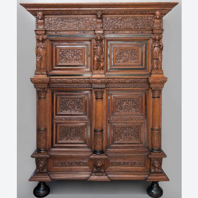 Zeer uitzonderlijke Beeldenkast met de zeven deugden