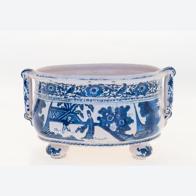 Een Ovalen Blauw - Wit Delftse Bassin