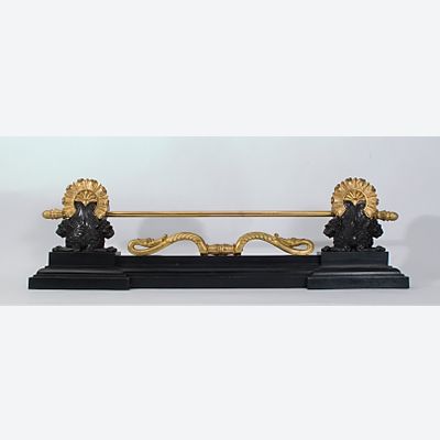 An Empire Periode Fire Fender