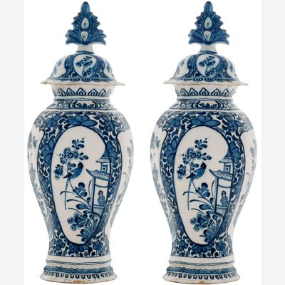 A Pair Blue and White Vases with Lid in Dutch Delftware