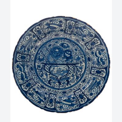 Ein Teller aus Delfter Keramik