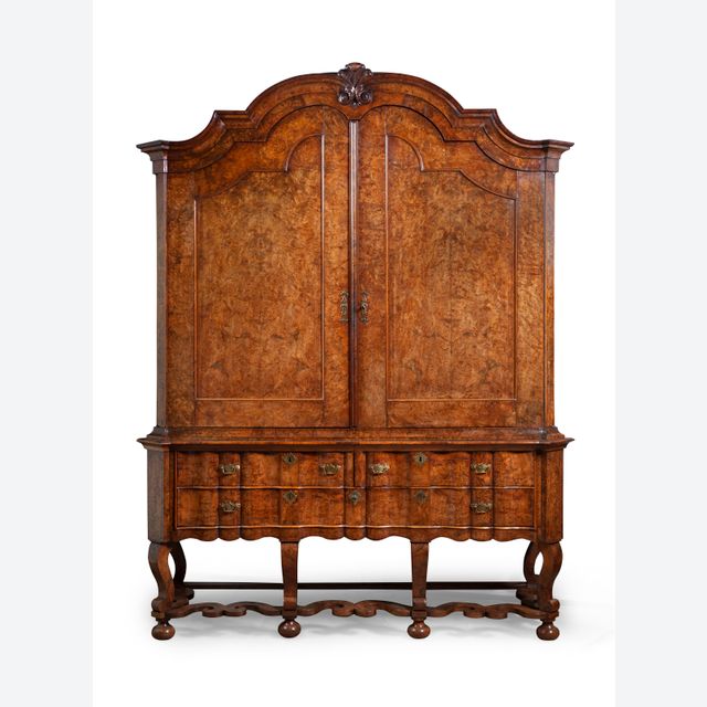 Walnuss-Schrank