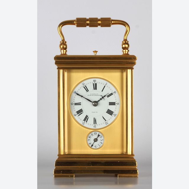 Een fraaie Franse verguld messing reiswekker met kwartierrepetitie, A. Ecalle, circa 1880.