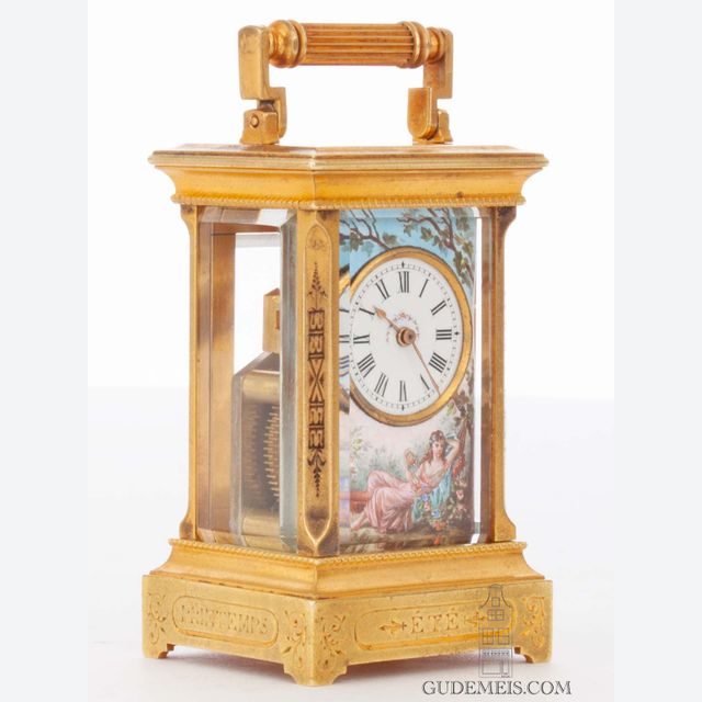 Een sub miniatuur Zwitsers verguld messing en emaillen reisklokje, circa 1890.