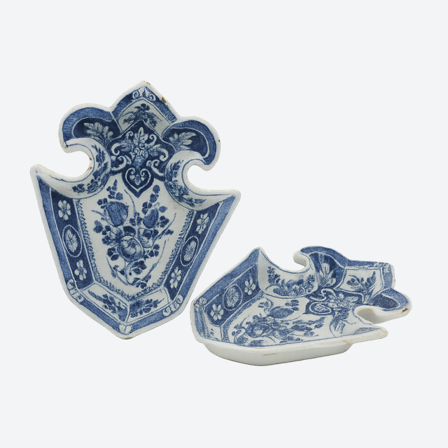Pair of Dutch Delft Fleur-de-Lys Sweetmeat Dishes