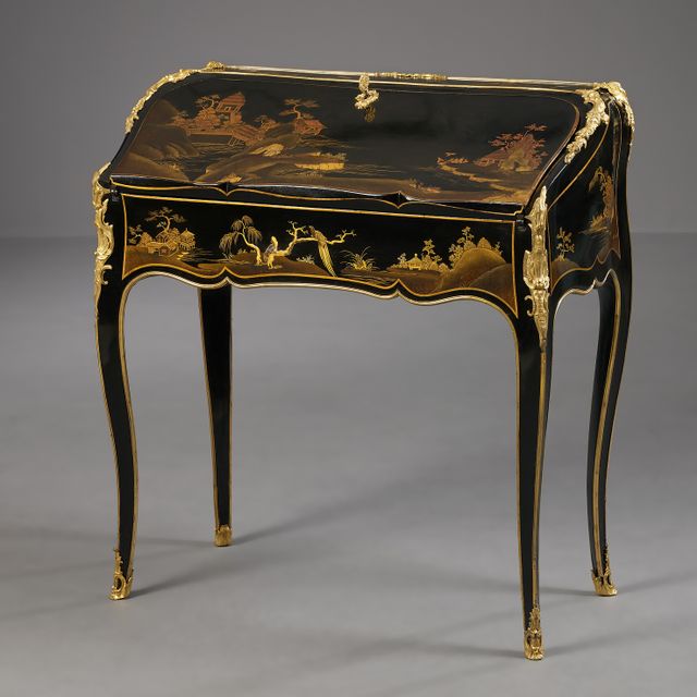 Secrétaire en Pente en Vernis Martin d'époque Louis XV, attribué à J.P. Latz