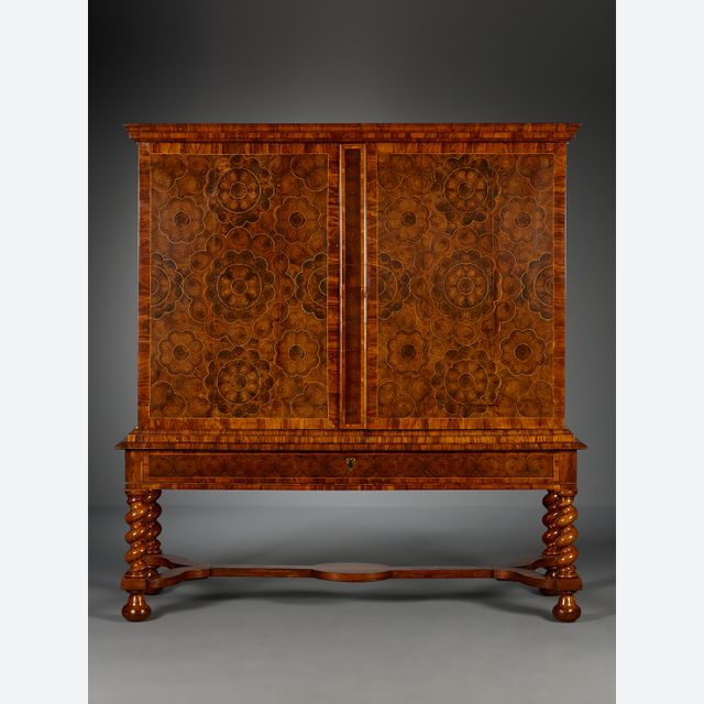 Hollands Louis XIV kruisvoetkabinet