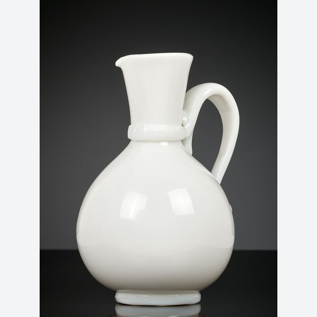 Deutsche Kanne aus Milchglas