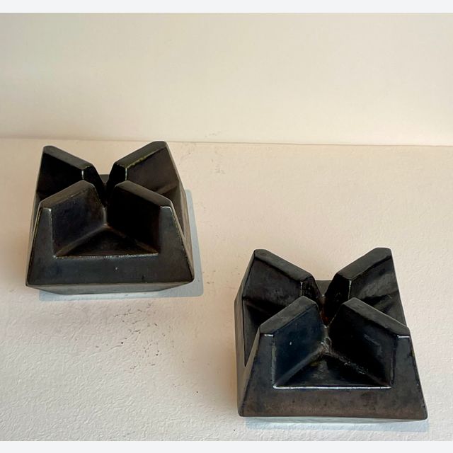 Jan van der Vaart (1931-2000), pair of bronze glazed square stoneware candlesticks, early 'Multiple', rare!
