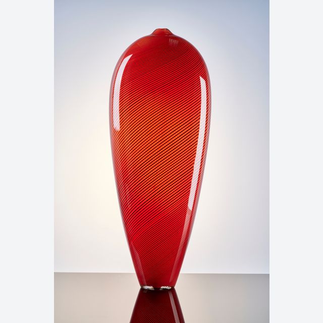 Lino Tagliapietra (Murano 1934), very large, red glass vase with black filligrano