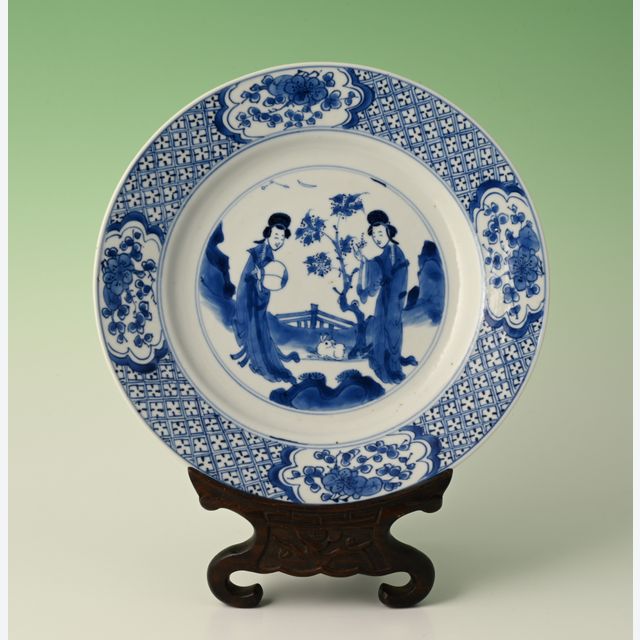 A Chinese porcelain plate