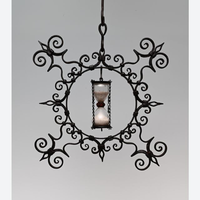 A unique hourglass