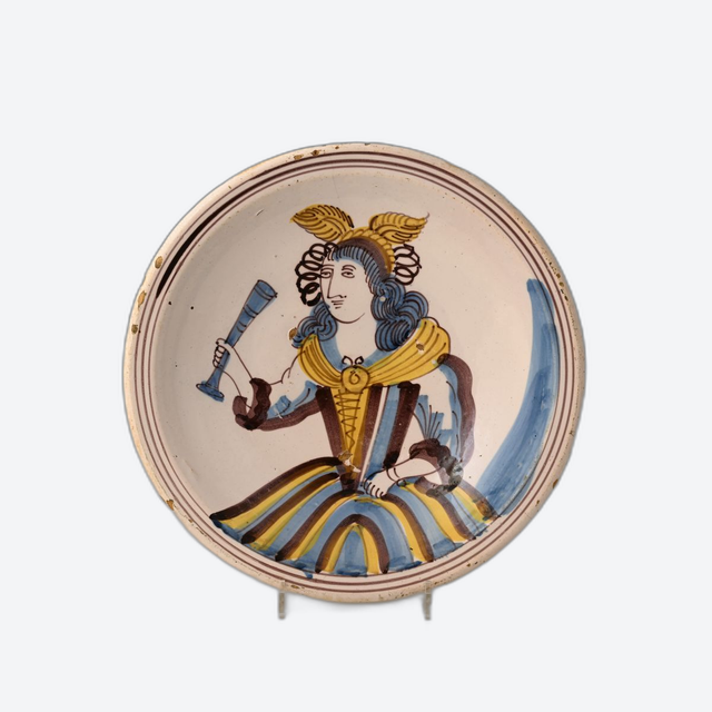 A majolica dish