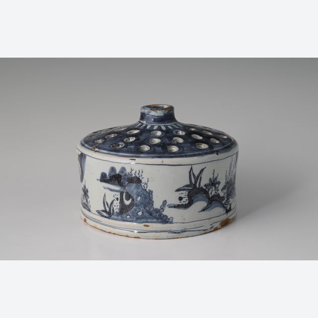 A Delftware flower vase