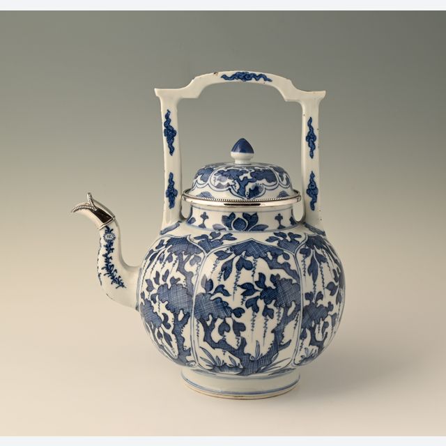 A large Chinese porcelain teapot