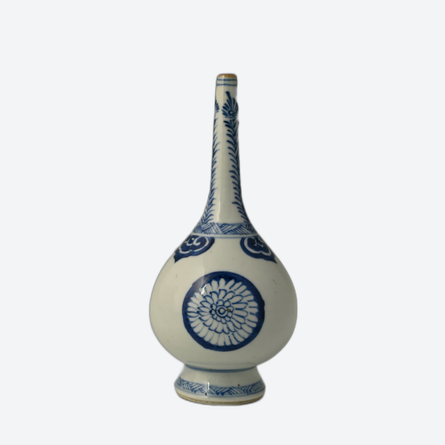 A Chinese porcelain rosewater sprinkler