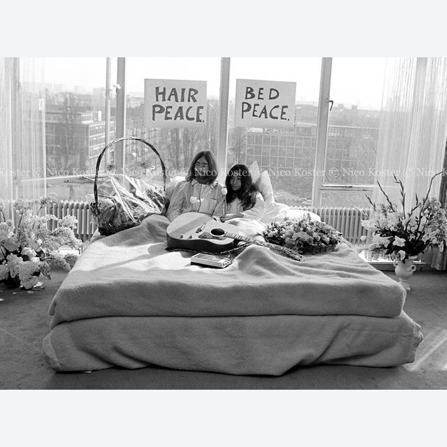 John Lennon & Yoko Ono - PEACE - Room 902 Hilton #21