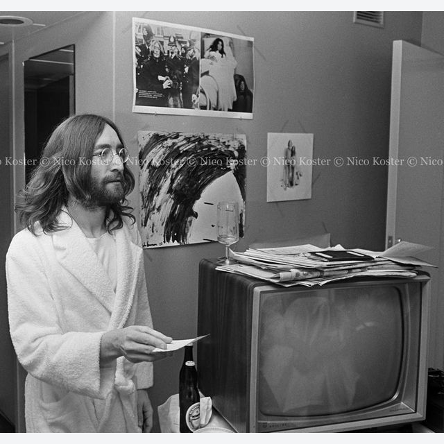 John Lennon & Yoko Ono - PEACE - Room 902 Hilton #10