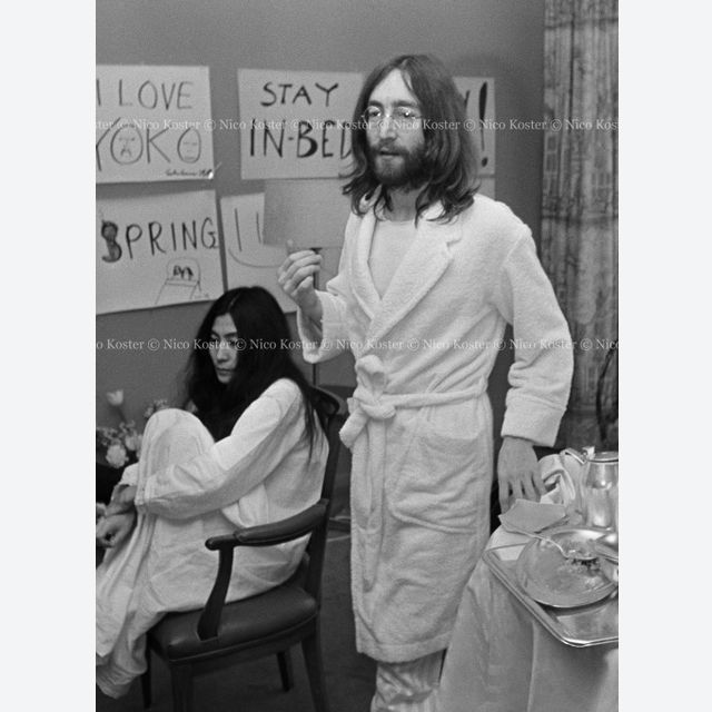 John Lennon & Yoko Ono - PEACE - Room 902 Hilton #33