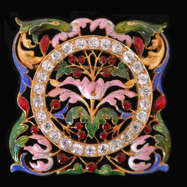 Neo-Renaissance broche